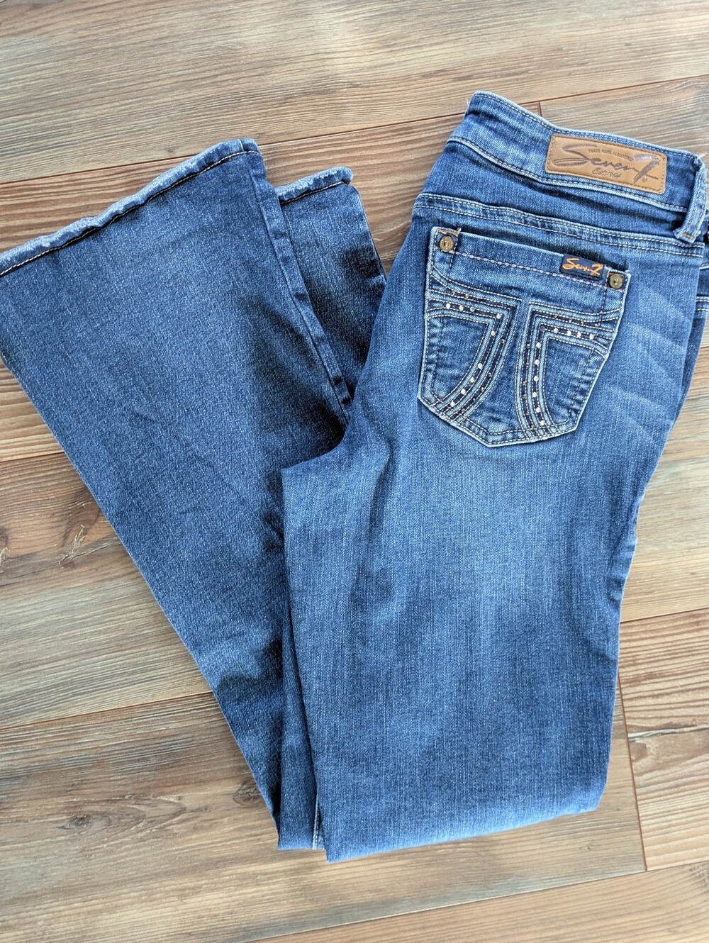 Seven7 Bedazzled Rhinestone Bootcut Wide Leg Dark Medium Wash Denim Jeans Size 8